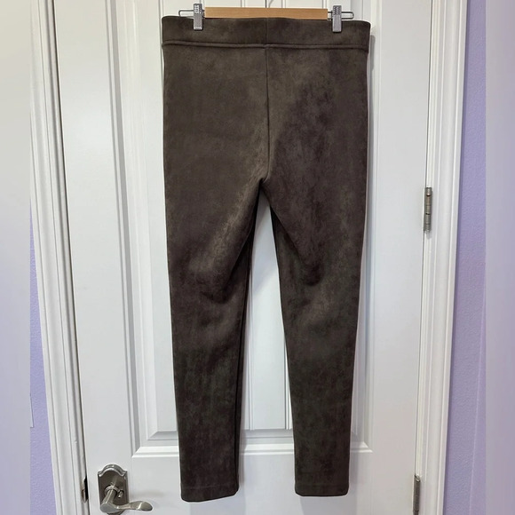 Andrew Marc | Women's Super Soft Stretch Faux Suede Pull On Pants | Size: Medium - Picture 7 of 9